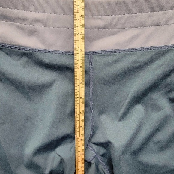 Fabletics Women's Size Med Teal Blue Dusk Mid Rise Ultracool Crop Leggings Pants - Picture 6 of 9